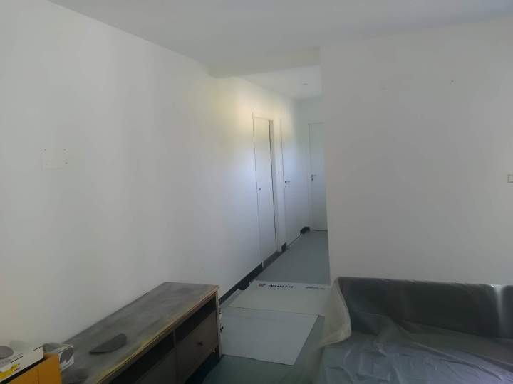 Application de peinture et pose de revêtements pour habiller vos murs