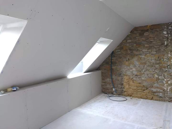 Pose de cloisons et isolation pour agencer et améliorer votre confort intérieur